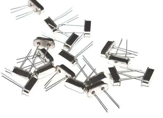 Стабильность вашего устройства начинается здесь: Полное руководство по кристаллам, генераторам и резонаторам